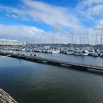 Barco Ilinx Torre De Belem Botel *