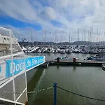 Ботель Barco Ilinx Torre De Belem Лиссабон