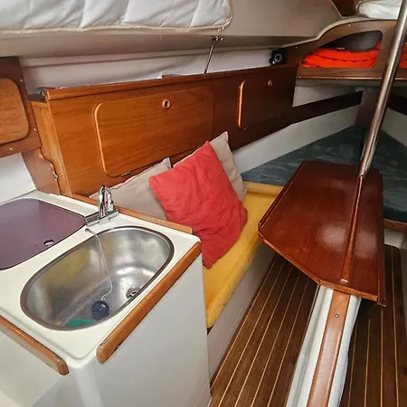 船屋 Barco Ilinx Marina Parque Nacoes
